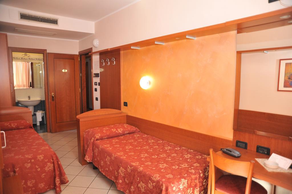 Hotel Stazione Livorno Eksteriør bilde