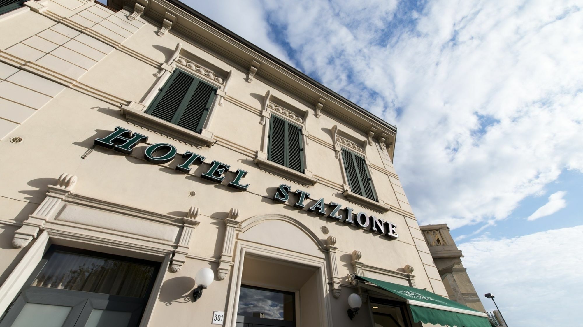 Hotel Stazione Livorno Eksteriør bilde